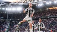 Pemain Juventus, Kenan Yildiz, melakukan selebrasi setelah mencetak gol ke gawang Genoa, pada laga Liga Italia, di Allianz Stadium, Turin, Minggu (30/3/2025) dini hari WIB. (Fabio Ferrari/LaPresse via AP)