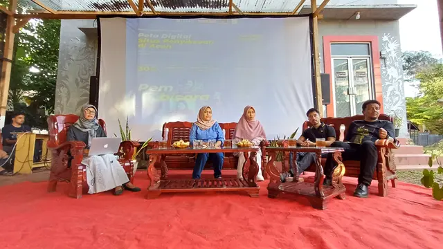 Digelar di pelataran maktab organisasi nonpemerintah, Senin sore (30/10/2023), peluncuran ini menghadirkan Asia Justice And Rights (AJAR), KontraS Aceh, LBH Banda Aceh, dan PASKA (Liputan6.com/Rino Abonita)