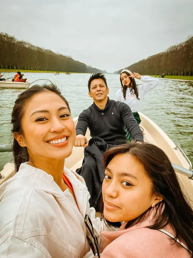 Bikin Baper, Ini 6 Momen Kedekatan Ariel NOAH dan Tyna Dwi Jayanti