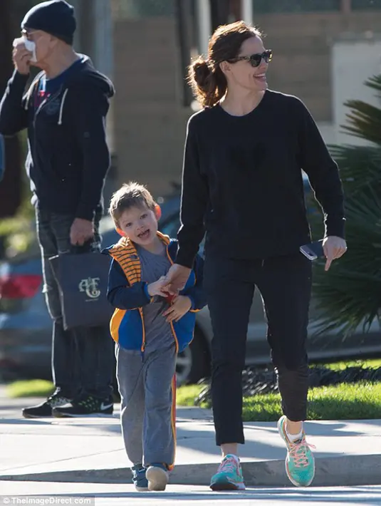 Setelah bercerai Garner memang belum memberikan pernyataan secara langsung mengenai perceraian dan kondisi dirinya. Namun beberapa waktu lalu akhirnya Garner mengungkapkan perasaannya usai bercerai dari Ben. (doc.dailymail.com)