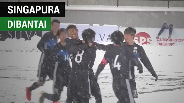 Berita video Jepang membantai Singapura 7-0 dengan kondisi lapangan yang tertutup salju pada Kualifikasi Piala Asia U-19 2018 di Ulaanbaatar, Mongolia, Senin (6/11/2017).