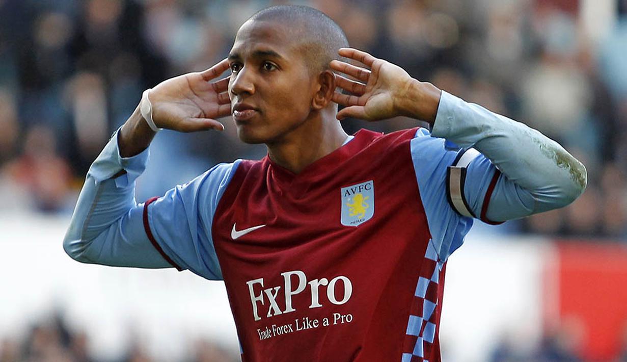 7. Ashley Young (Januari 2007) - Didatangkan Aston Villa dari Watford. Gelandang Inggris itu sukses membawa Villa berada di peringkat enam selama tiga tahun berturut turut sebelum akhirnya pindah ke MU. (AFP/Ian Kington)