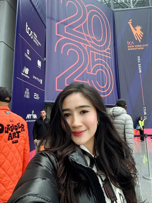 Winter Look Febby Rastanty Jelang New York Marathon, Tampil Edgy Feminine dengan Tas Chanel Rp106 Jutaan