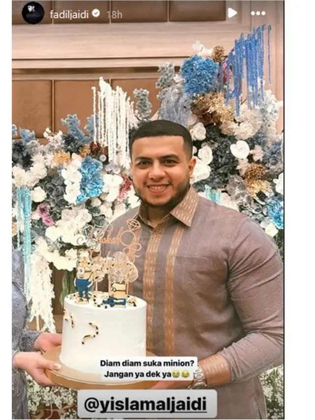 6 Momen Pertunangan Yislam Kakak Fadil Jaidi, Paras Calon Istri Curi Perhatian