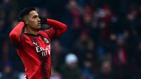 Gelandang AC Milan yang sempat diincar Timnas Indonesia, Tijani Reijnders mencetak gol pertama AC Milan ke gawang Monza (AFP)