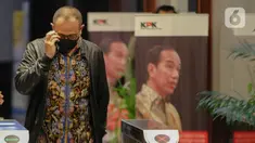 Mantan pejabat Ditjen Pajak Kementerian Keuangan (Kemenkeu) Rafael Alun Trisambodo yang juga ayah Mario Dandy usai menjalani pemeriksaan di Gedung Komisi Pemberantasan Korupsi (KPK), Jakarta, Rabu (1/3/2023). Rafael Alun Trisambodo mengaku lelah setelah menjalani pemeriksaan terkait harta kekayaannya oleh tim Komisi Pemberantasan Korupsi (KPK). (Liputan6.com/Faizal Fanani)
