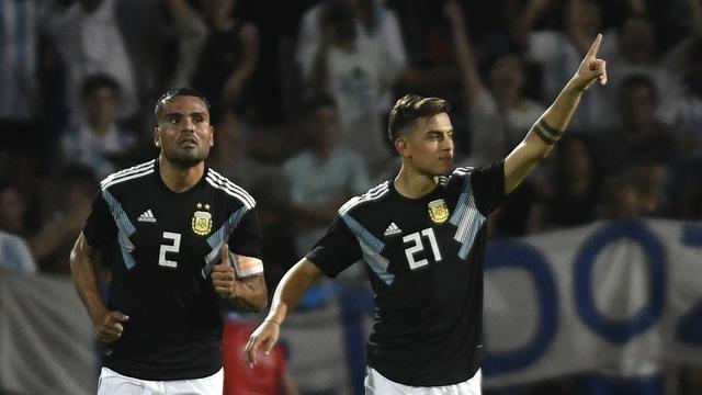 Argentina kalahkan Meksiko 2-0