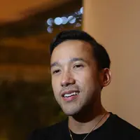 “Mungkin mimpi yang enggak kesampean, dari kecil mimpi jadi seorang TNI, namun diberikan kesempatan sama Tuhan untuk mewakili mereka dalam seni peran," tambahnya. (Nurwahyunan/Bintang.com)