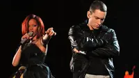 Rihanna siap berduet maut bersama Eminem dalam perhelatan akabar yang digelar MTV.