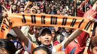 The Jakmania berharap konflik antara PSSI dan Kemenpora segera berakhir saat menyampaikan aspirasi di Kantor Kemenpora, Jakarta, Selasa (11/8/2015). (Bola.com/Vitalis Yogi Trisna)