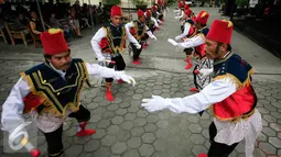 Sejumlah penari menampilkan tarian Badui Al Muin pada Gelar Seni taman Budaya Yogyakarta, Jumat (18/3). Gelar seni yang menampilkan kesenian tradisonal kabupaten-kota Se DIY akan berlangsung hingga 20 Maret 2016. (Liputan6.com/Boy Harjanto)