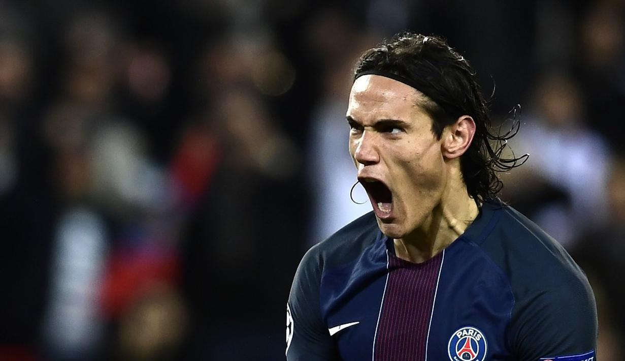 Ekspresi striker PSG, Edinson Cavani, setelah mencetak gol ke gawang Basel dalam laga lanjutan Grup A Liga Champions di Stadion Parc Des Princes, Paris, Kamis (20/10/2016) dini hari WIB. (AFP/Franck Fife)