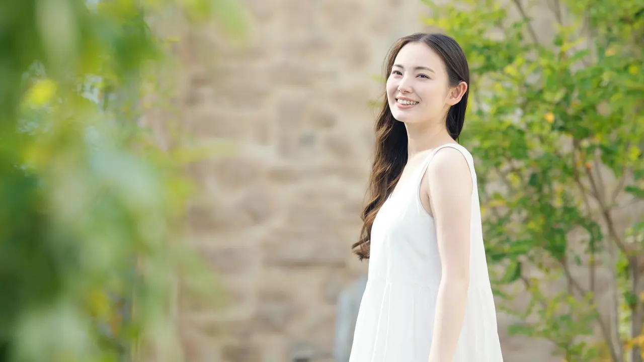 perempuan cantik sederhana