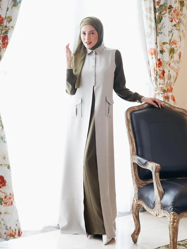 7 Gaya Olla Ramlan saat Pakai Gamis, Tetap Stylish dan Menawan