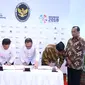 Penandatanganan perubahan atas SKB tiga Menteri tentang hari libur nasional dan cuti bersama tahun 2018 disaksikan oleh Menko PMK Puan Maharani dan Menteri Perhubungan Budi Karya Sumadi.