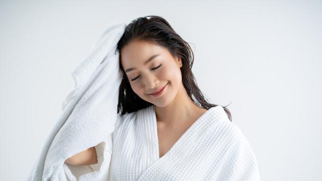 9 Penyebab Cat Rambut Pudar Lebih Cepat dan Tips Perawatan agar Warnanya Tahan Lama