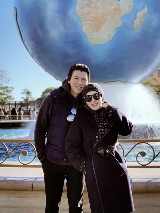 Syahrini dan Reino Barack (Instagram/princessyahrini)