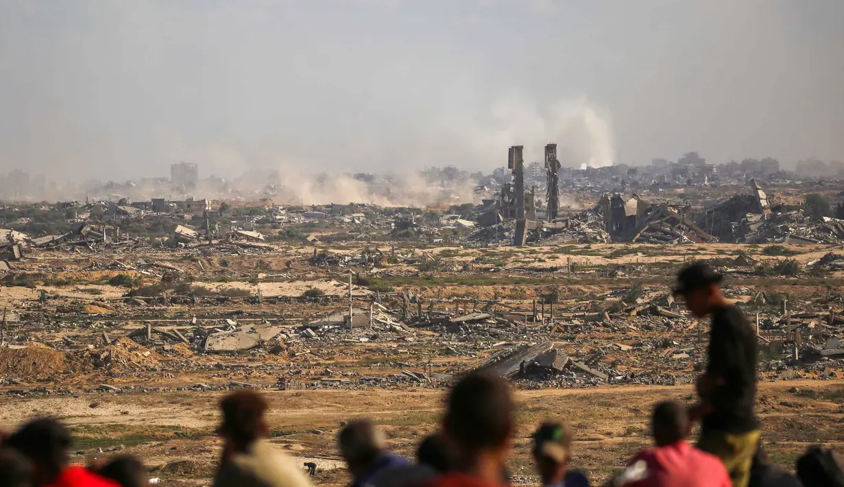 Sejumlah kendaraan militer Israel juga telah ditarik dari beberapa area di kota Khan Younis, Gaza bagian selatan. (Eyad BABA/AFP)