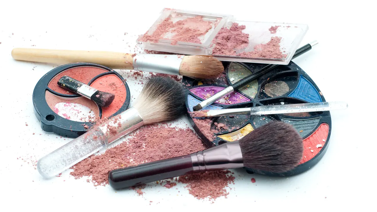 [Bintang] Waspada, Ini 5 Bahan Berbahaya yang Terkandung dalam Kosmetik Ilegal