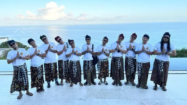 7 Potret Andre Taulany dan Geng The Prediksi Liburan di Bali, Seru Banget