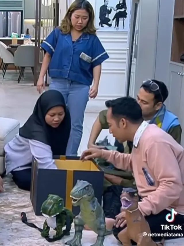 Mainan Dino Rayyanza (Instagram/dennycagur)