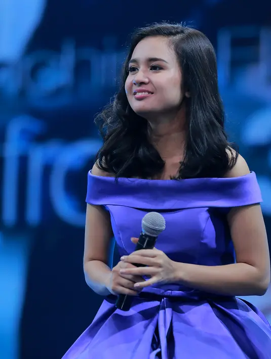 Kemesraan pasangan Rizky Nazar dan Michelle Ziudith banyak yang menyangka hingga ke dunia nyata. "Itu pekerjaan ya dan kalau dikira pacaran berarti akting aku berhasil," kata Michelle Ziudith di press conference. (Adrian Putra/Bintang.com)