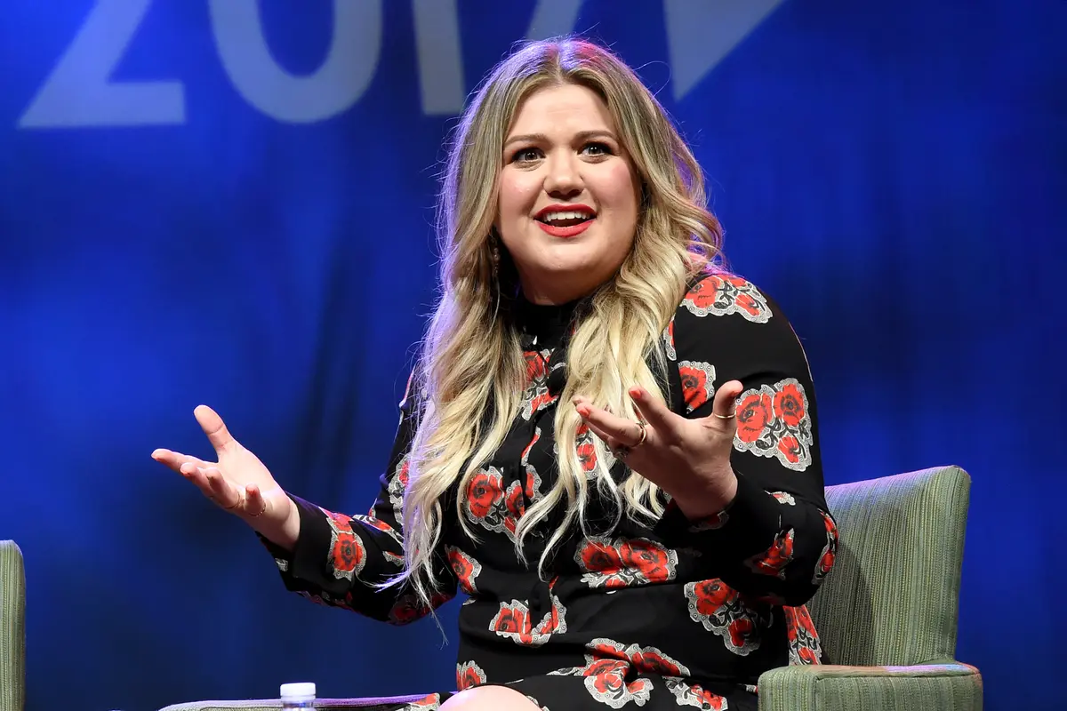 [Bintang] Kelly Clarkson