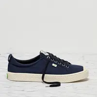 Berkenalan dengan produk sneakers vegan dari Cariuma. Sumber foto: Instagram/Cariuma.