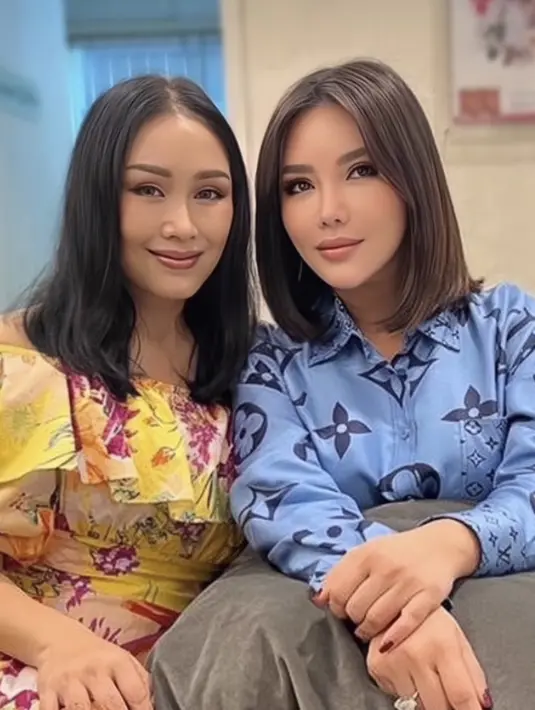 Bahkan seorang temannya mengatakan, jika dirinya kembali “gadis” setelah melalukan operasi tersebut. (@ti2dj)