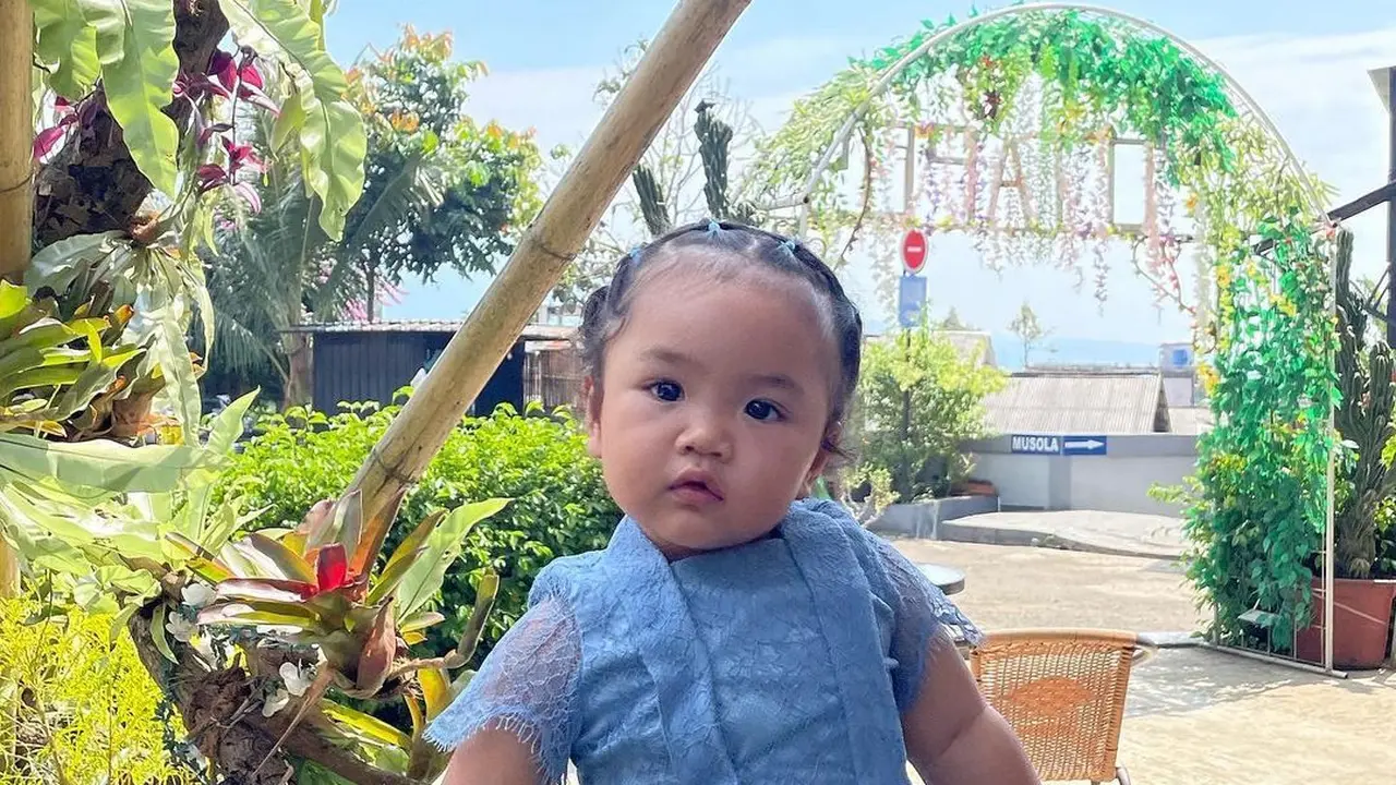 8 Gaya Anak Artis Pakai Kebaya yang Bisa Jadi Inspirasi, Ameena hingga Xareena
