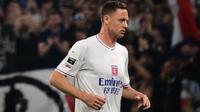 Gelandang Serbia Lyon #31, Nemanja Matic, berlari di lapangan selama pertandingan Liga Prancis antara Lyon (Olympique Lyonnais) dan Sco Angers di stadion Parc Olympique Lyonnais Groupama di Decines Charpieu, Prancis bagian tengah-timur pada 17 Mei 2025. (OLIVIER CHASSIGNOLE /AFP)