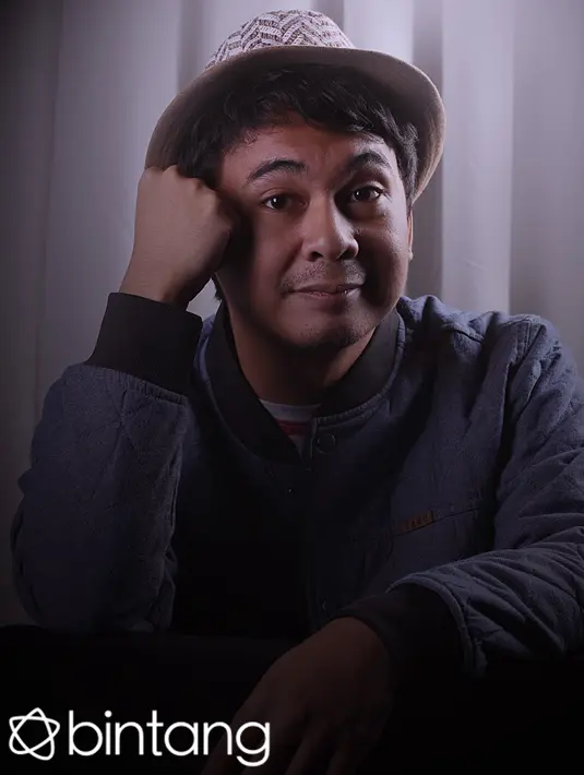 Raditya Dika tak pelit berbagi ilmu, justru ia suka dengan aktifitas mengajar. Ia bahkan tak khawatir jika junior yang dibantunya justru lebih sukses dari dirinya. (Andy Masela/Bintang.com)