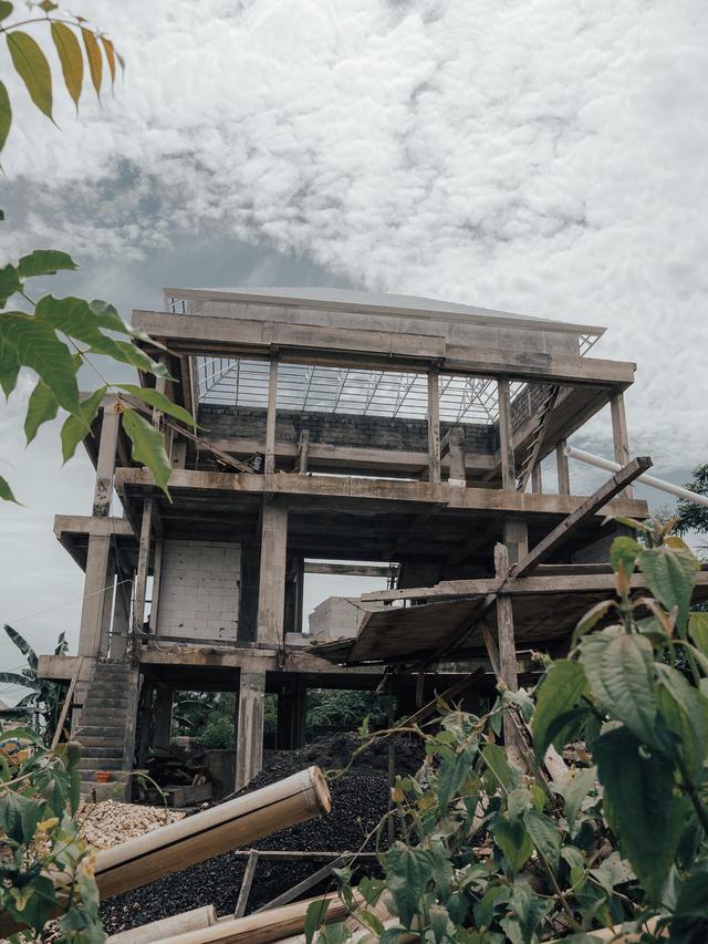 Dekat dengan GWK, Ini 7 Potret Rumah Fandy Christian dan Dahlia Poland di Bali