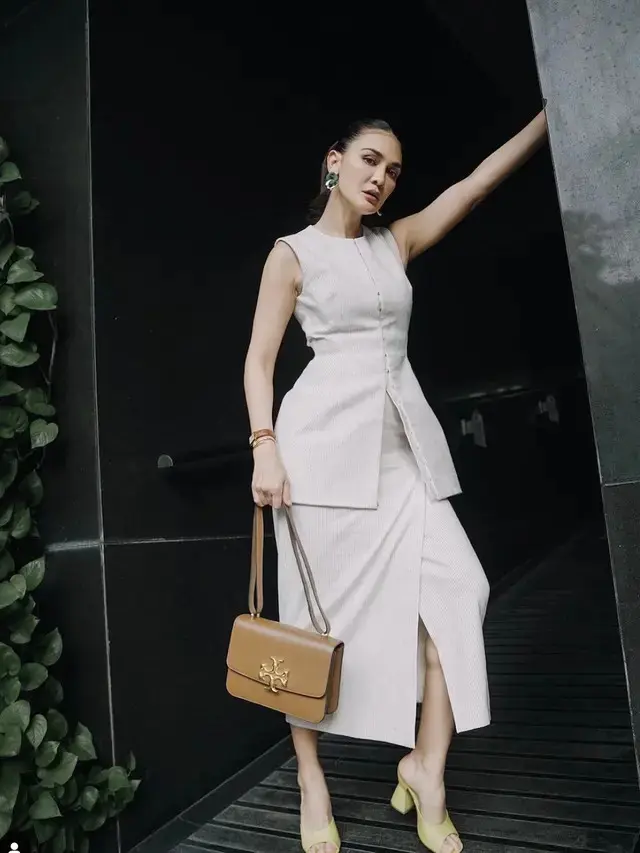 Model Rambut Luna Maya dari Masa ke Masa
