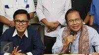 Balon  gubernur DKI Jakarta Rizal Ramli (kanan) bersama Ketua DPW Partai Amanat Nasional (PAN) DKI Jakarta Eko Hendro Purnomo memberikan keterangan saat menggelar pertemuan di Jakarta, Selasa (13/9). (Liputan6.com/Immanuel Antonius)