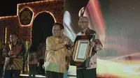 PT Berau Coal raih Piagam Utama kategori Pengelolaan Standardisasi dan Usaha Jasa Pertambangan pada GMP Award 2024.
