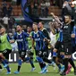 Para pemain Inter Milan merayakan kemenangan atas Lecce pada laga pertama Serie A 2019/2020 di Stadio Giuseppe Meazza, Senin (26/8/2019). Antonio Conte mencatatkan debut manis usai mengantarkan Inter Milan melibas tim promosi Lecce 4-0. (AP Photo/Luca Bruno)