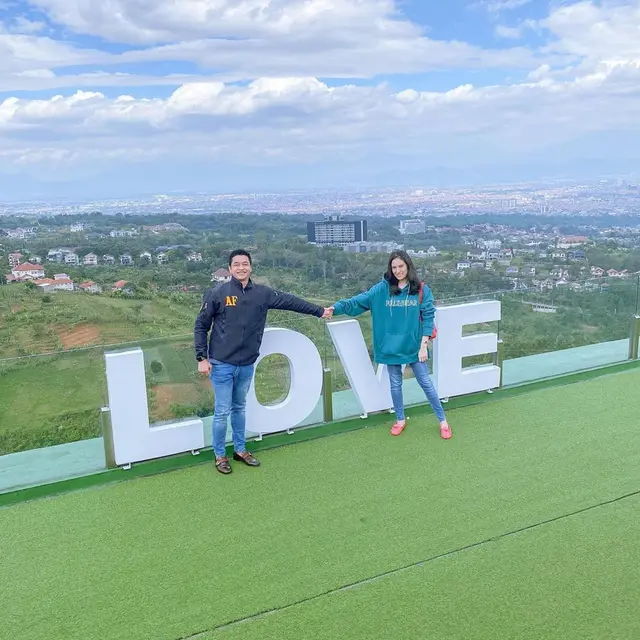 Honeymoon Saat Pandemi, Ini 7 Momen Mesra Bulan Madu Adly Fayruz dan Angbeen Rishi