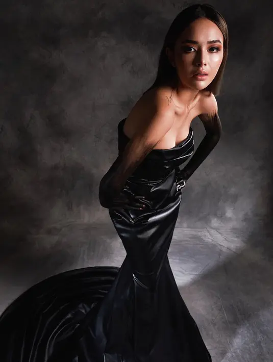 Mana potret Amanda Manopo yang jadi favoritmu, Sahabat FIMELA? [Foto: Instagram/winstongomez]