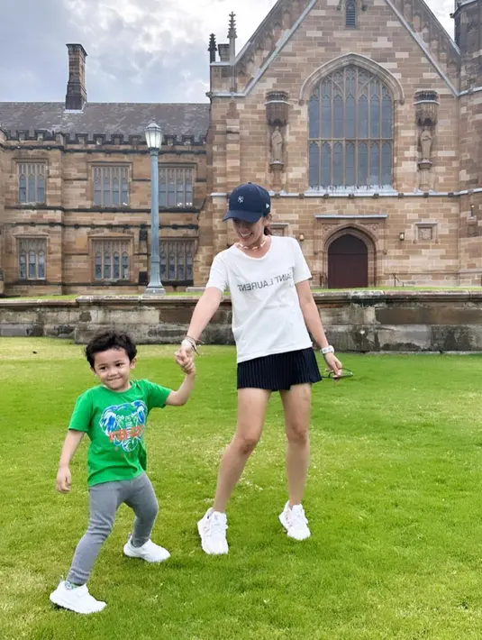 [Instagram/ussypratama]