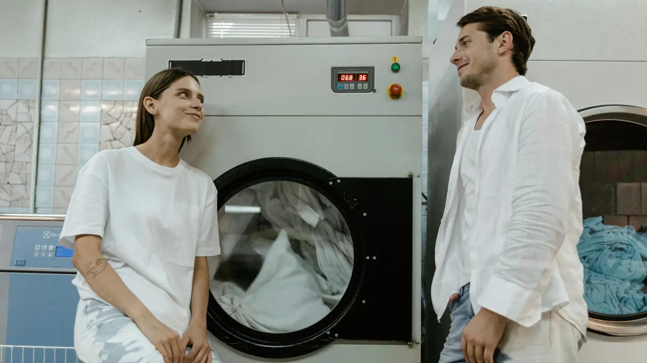 Ilustrasi laundry, mencuci baju