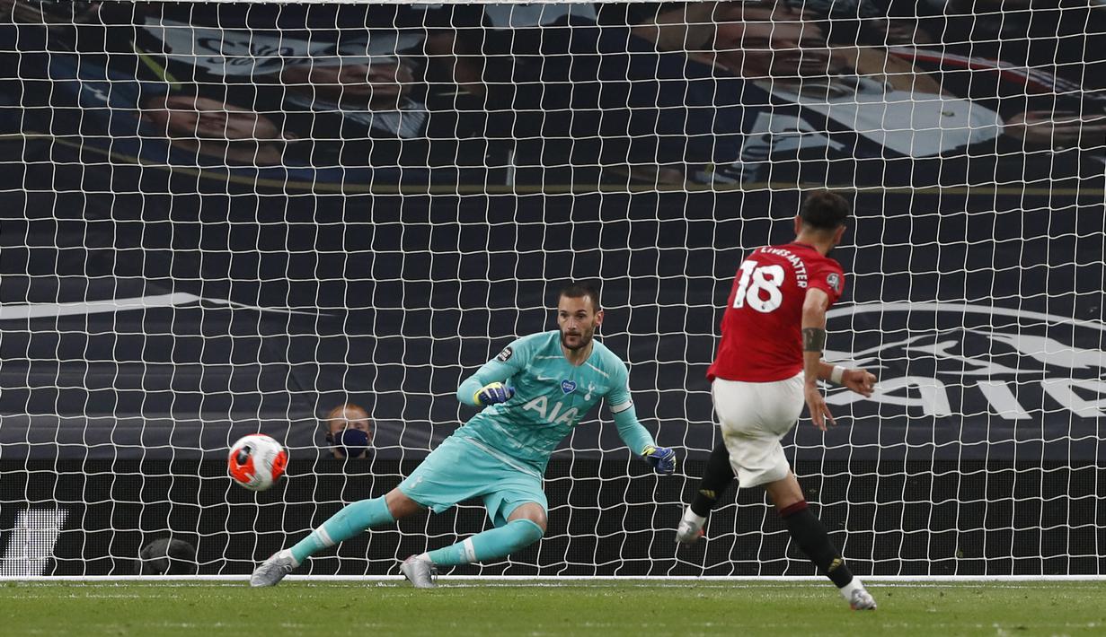 Pemain yang bisa dibilang hampir sendirian mengubah Manchester United menjadi tim elit, Bruno Fernandes layak dinobatkan sebagai pemain terbaik di Premier League saat ini. (Foto: AFP/Pool/Matthew Childs)
