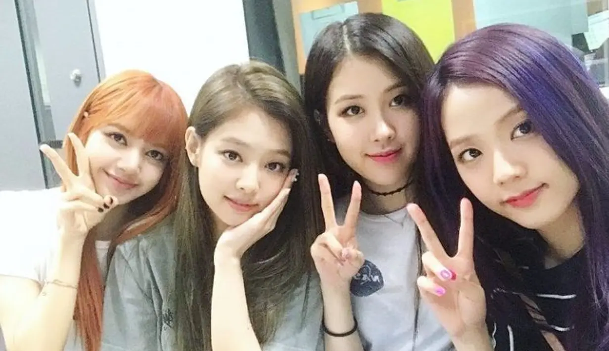 "Memang benar jika kami menerima banyak tawaran dari berbagai tempat, tapi kami masih belum bisa bicara banyak tentang itu," ujar pihak YG Entertainment. (Foto: Soompi.com)