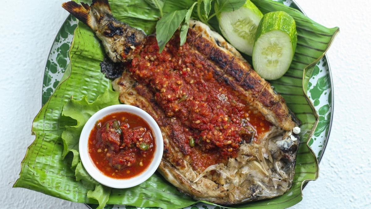 Gence Ruan Lezat dan Gurih: Seporsi Gence Ruan dengan ikan gabus yang dimasak dengan bumbu rempah khas Kalimantan Timur