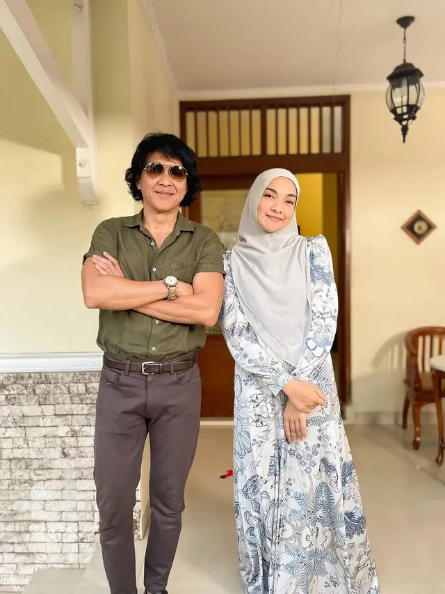 6 Potret Tika Bravani Bareng Pemain Lorong Waktu, Nostalgia Tontonan Masa Kecil