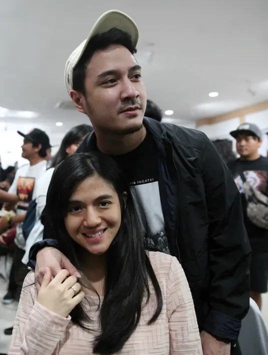 Terkait kehamilan anak pertamanya ini, DJ Una mundur sementara dari pekerjaannya di musik Electronic Dance Music (EDM). Kini, ia mengaku akan fokus mengurus kehamilannya hingga melahirkan. (Nurwahyunan/Bintang.com)