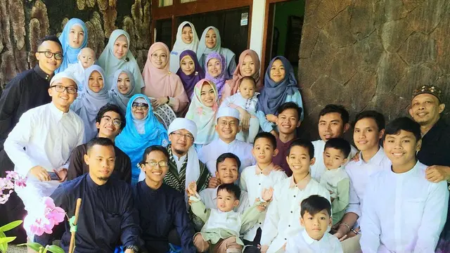 Dikabarkan Cerai, Ini 7 Potret Kebersamaan Aa Gym dan The Ninih, Hanya Tinggal Kenangan