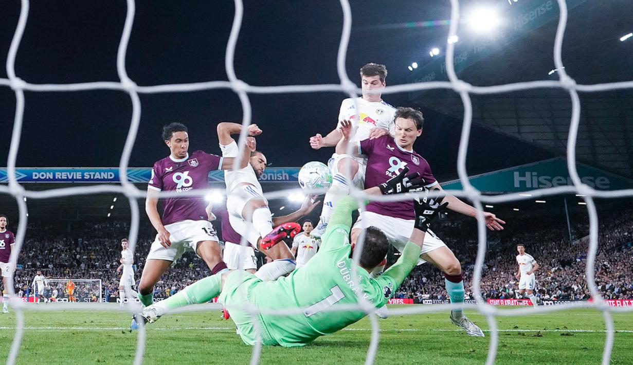 Leeds United sukses meraup poin penuh setelah meraih kemenangan meyakinkan 3-1 atas Burnley di Elland Road, Sabtu (2/5/2026) pagi WIB. (Martin Rickett/PA via AP)