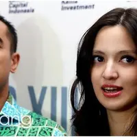 Pasangan Ardi Bakrie dan Nia Ramadhani tengah berbahagia dikaruniai anak laki-laki. Namun, kebahagiaan mereka berubah menjadi kekhawatiran tatkala mengetahui sang anak harus dirawat di ruang ICU pasca terlahir ke dunia.