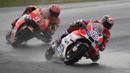 Andrea Dovizioso. Pembalap Italia berusia 35 tahun yang musim ini berlaga di kelas MotoGP bersama Yamaha RNF Team ini baru saja gagal di GP Mandalika 2022 saat trek basah akibat masalah elektrik di motornya. Sebelumnya, ia merupakan jagoan di trek basah. (AFP/Manan Vatsyayana)